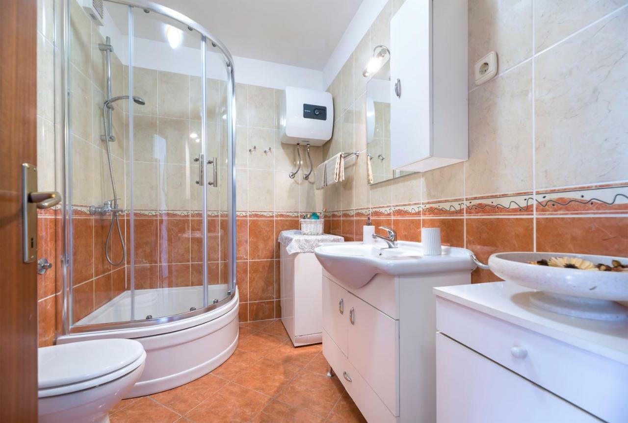 Apartment Kristina, Comfortable And Close To The Center Split Kültér fotó